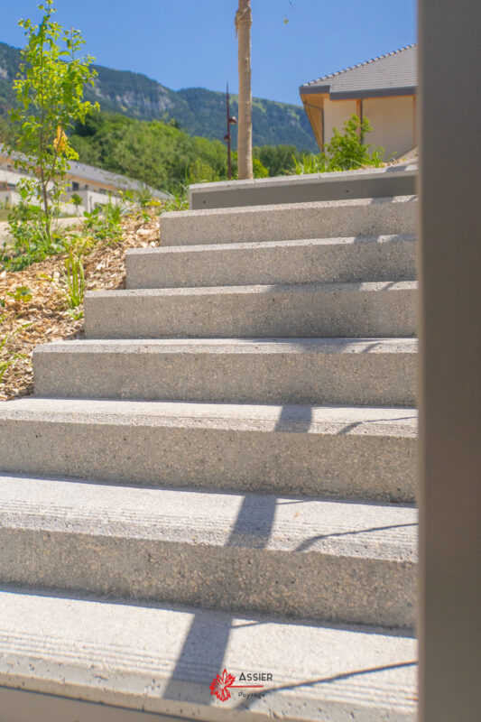 Place des saisons - vue escalier rapprochée